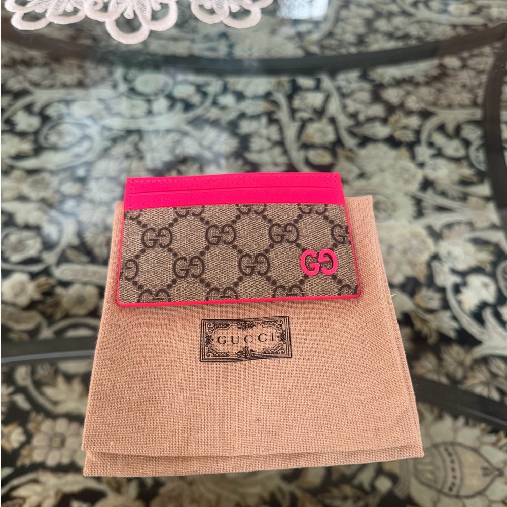 Gucci Beige and Pink GG Card Holder authenticated mint condition
